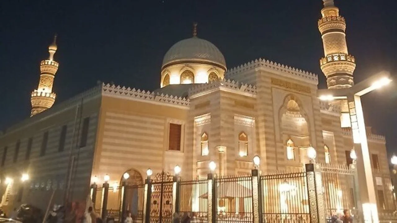 مولد السيدة نفيسة يجمع المصريين في احتفالية روحية تستمر حتى الليلة الختامية